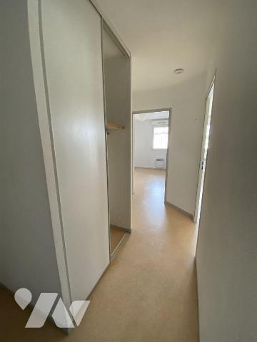 BEGLES limite TALENCE Bagatelle
Appartement dans résidence avec piscine 
Trés bon état double...