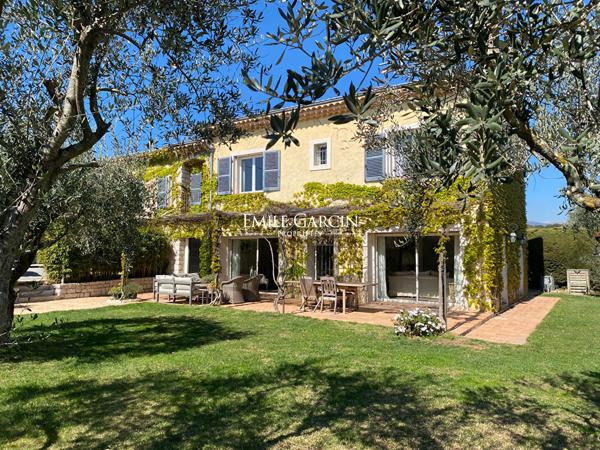 A vendre Côte d'Azur, Mougins, maison de caractère au calme absolu