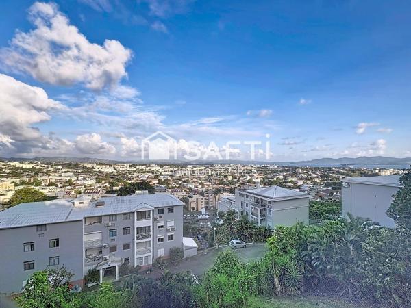 FORT-DE-FRANCE: BEAU T2 LUMINEUX VUE MER