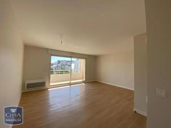 Appartement à louer 5 pièces 115.19m² Poitiers (86000)