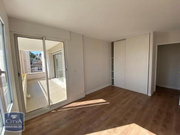 Appartement à louer 5 pièces 115.19m² Poitiers (86000)
