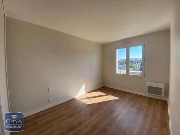 Appartement à louer 5 pièces 115.19m² Poitiers (86000)