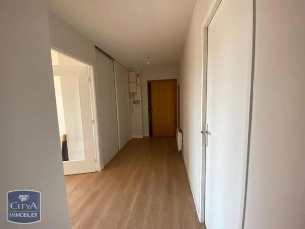 Appartement à louer 5 pièces 115.19m² Poitiers (86000)