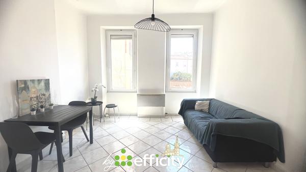 Appartement
         2 pièces
        - 35 m² 195 000 € *