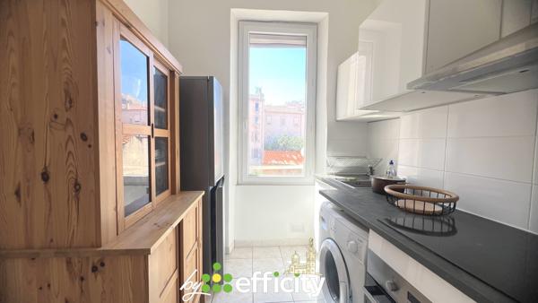 Appartement
         2 pièces
        - 35 m² 195 000 € *