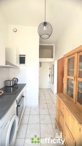 Appartement
         2 pièces
        - 35 m² 195 000 € *