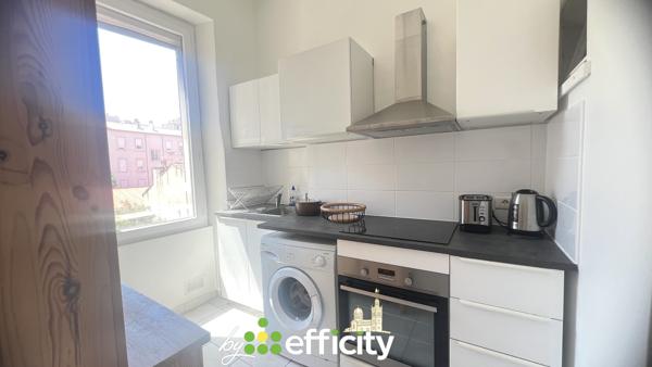 Appartement
         2 pièces
        - 35 m² 195 000 € *