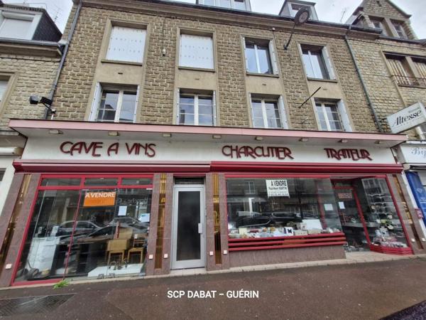 Immeuble à vendre à Saint-Hilaire-du-Harcouët dans la Manche (50600), ref : 080/2658