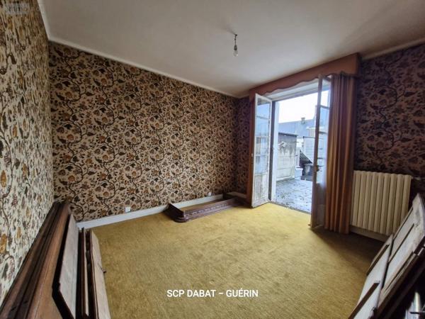 Immeuble à vendre à Saint-Hilaire-du-Harcouët dans la Manche (50600), ref : 080/2658