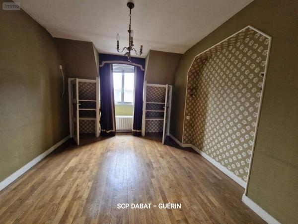 Immeuble à vendre à Saint-Hilaire-du-Harcouët dans la Manche (50600), ref : 080/2658