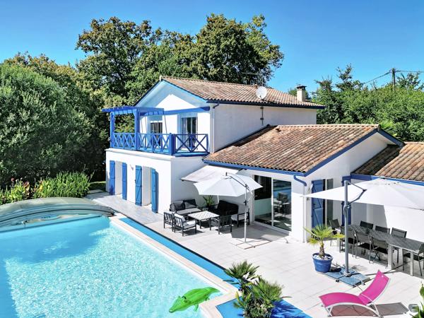 Maison
         6 pièces
        - 170 m² 860 000 € *