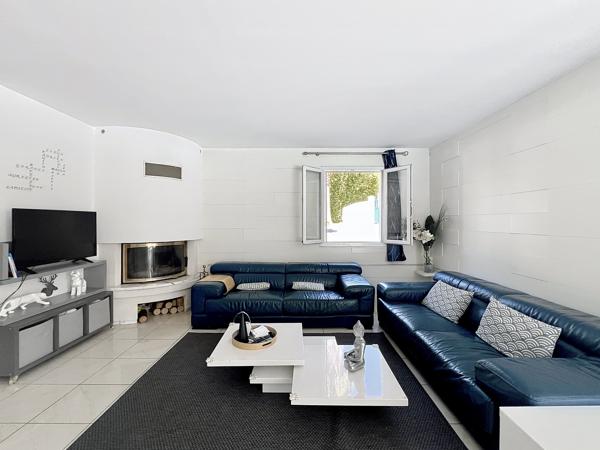 Maison
         6 pièces
        - 170 m² 860 000 € *