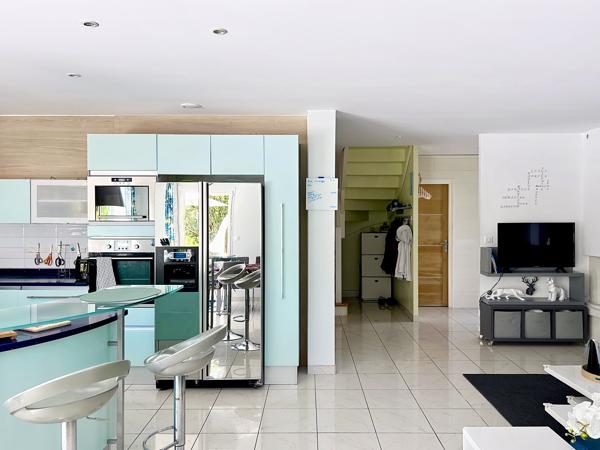 Maison
         6 pièces
        - 170 m² 860 000 € *