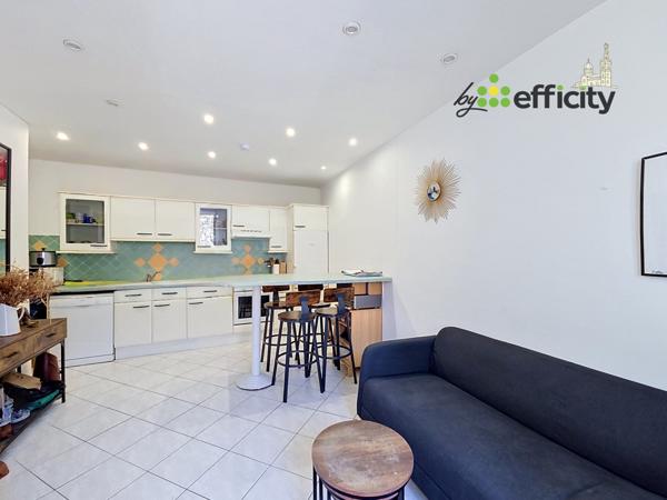 Appartement
         2 pièces
        - 33 m² 160 000 € *