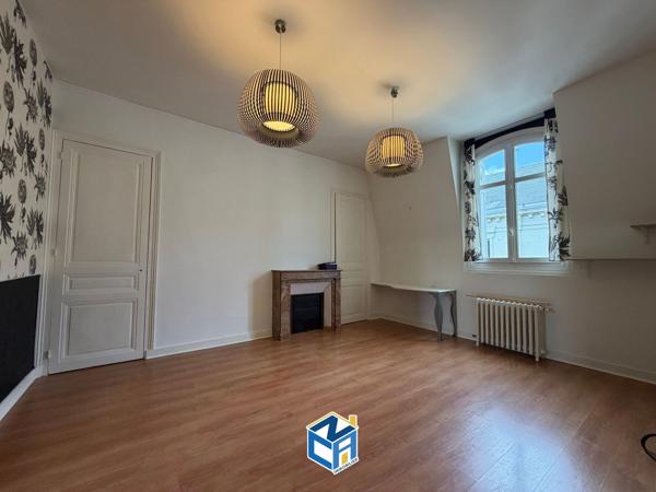 DUPLEX T4 - DEUX CHAMBRES - CAVE