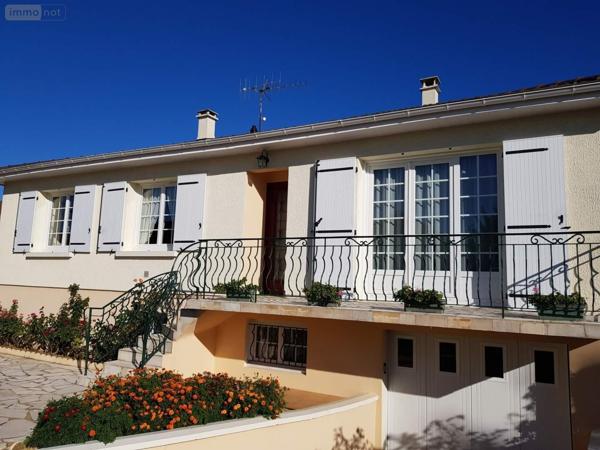 Maison à vendre à Neuville-de-Poitou dans la Vienne (86170), ref : L1956