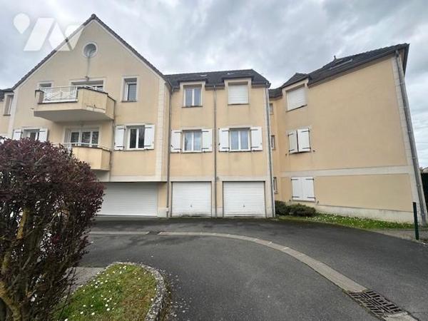 Appartement T 3 d'une superficie de 67.90 m² (loi carrez) avec un emplacement de parking extérieur. 