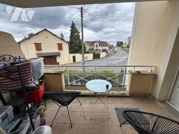 Appartement T 3 d'une superficie de 67.90 m² (loi carrez) avec un emplacement de parking extérieur. 