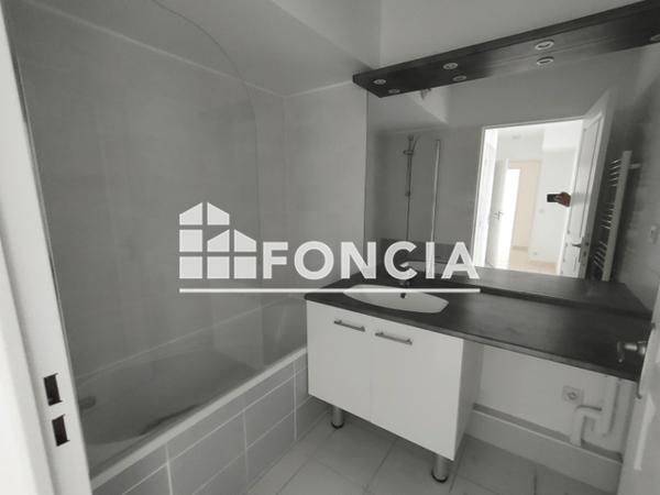 Location Appartement 3 pièces 60.3 m² - Marseille 13010
