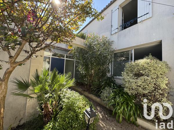 Immeuble à vendre 179 m² Saintes
