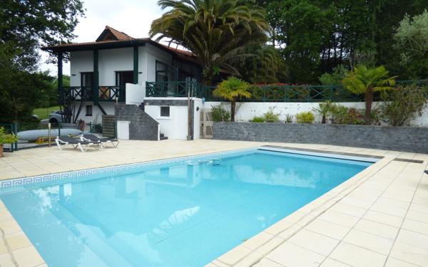 Maison à vendre    7 pièces • 215 m2 Saint-Pierre-d'Irube