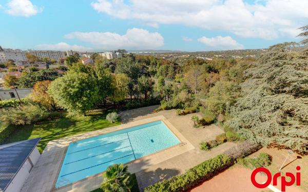 Appartement à vendre    3 pièces • 71,71 m2 Caluire-et-Cuire