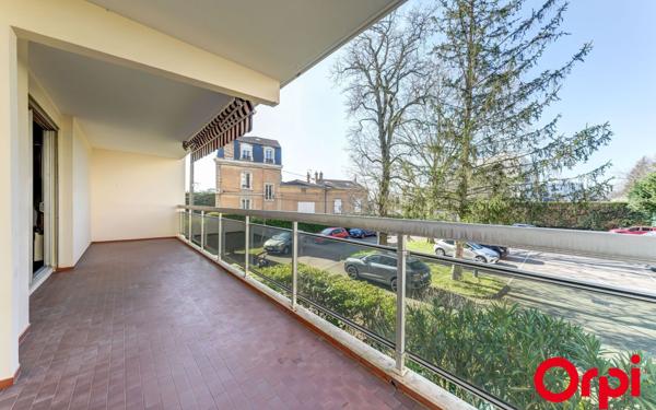 Appartement à vendre    3 pièces • 71,71 m2 Caluire-et-Cuire