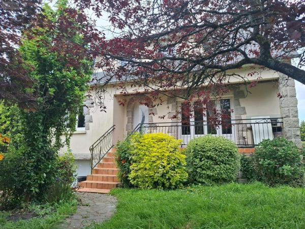 Maison de ville à vendre à Maël-Carhaix dans les Côtes-d'Armor (22340), ref : 22075-MA01622