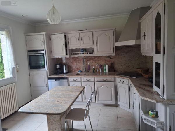 Maison de ville à vendre à Maël-Carhaix dans les Côtes-d'Armor (22340), ref : 22075-MA01622