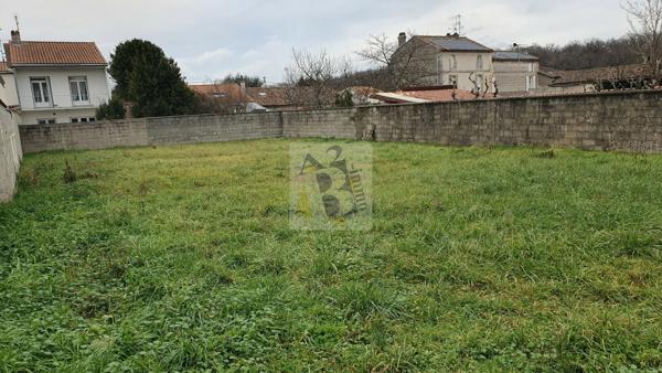 Vente terrain à construire Angouleme (16000), 526.00m². Agence Allard Brimeaud