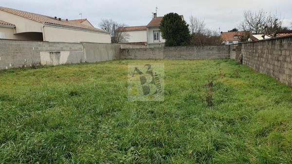 Vente terrain à construire Angouleme (16000), 526.00m². Agence Allard Brimeaud
