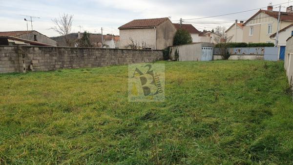 Vente terrain à construire Angouleme (16000), 526.00m². Agence Allard Brimeaud