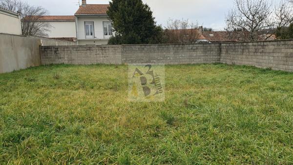 Vente terrain à construire Angouleme (16000), 526.00m². Agence Allard Brimeaud