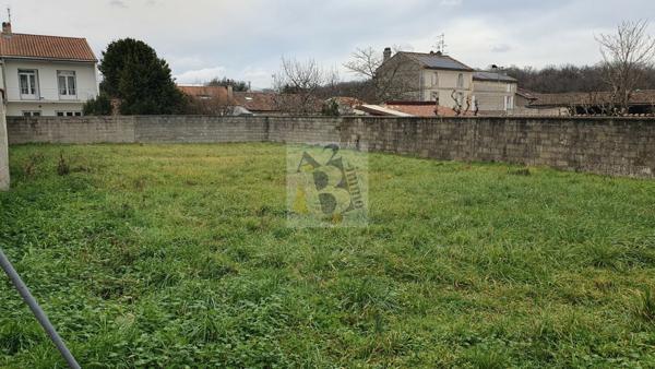 Vente terrain à construire Angouleme (16000), 526.00m². Agence Allard Brimeaud