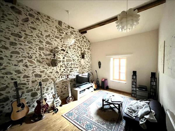 Maison à vendre |  Rochechouart |  4 pièces | 106 m²