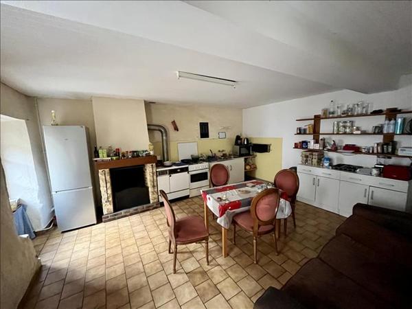 Maison à vendre |  Rochechouart |  4 pièces | 106 m²
