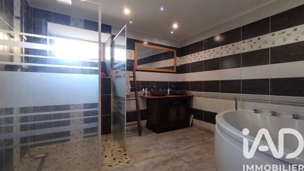 Maison à vendre 8 pièces 222 m² L'Hermenault