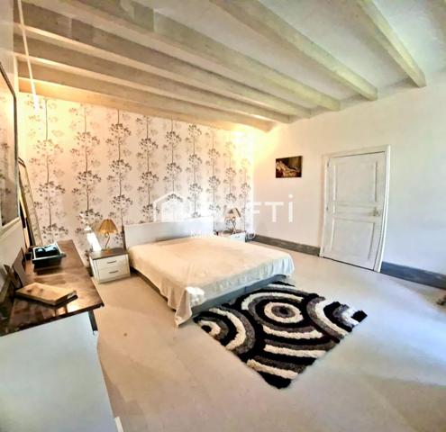 Grand domaine 450m2 restauré avec 3 ha de terrain