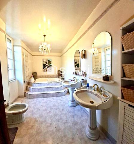 Grand domaine 450m2 restauré avec 3 ha de terrain