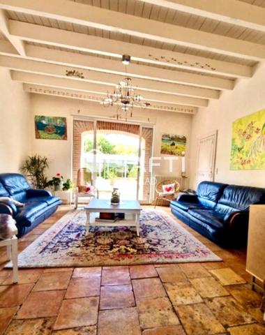 Grand domaine 450m2 restauré avec 3 ha de terrain