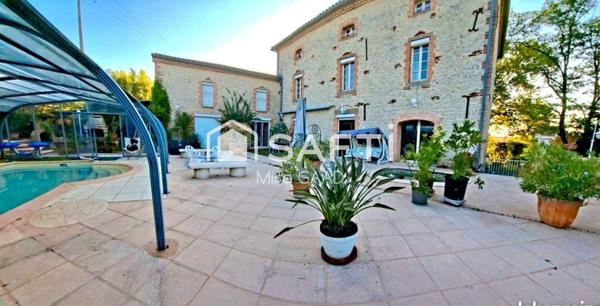 Grand domaine 450m2 restauré avec 3 ha de terrain