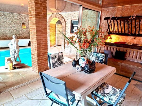 Grand domaine 450m2 restauré avec 3 ha de terrain