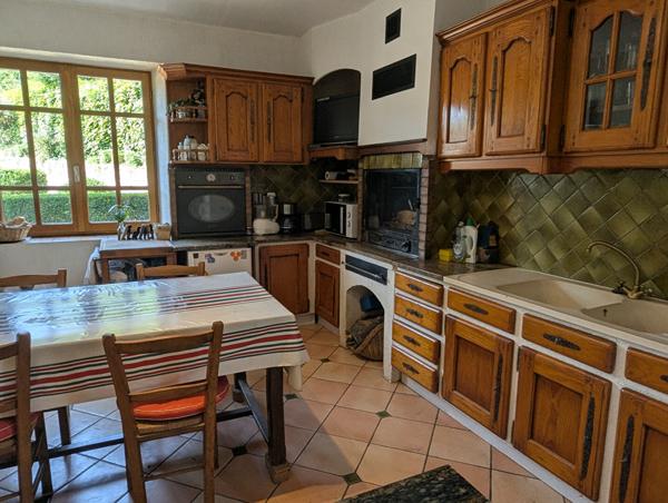 Demeure de caractère sur un domaine de 66 hectares au coeur des Pyrénées Ariégeoises Foix