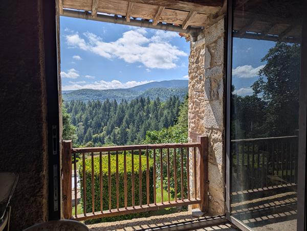 Demeure de caractère sur un domaine de 66 hectares au coeur des Pyrénées Ariégeoises Foix