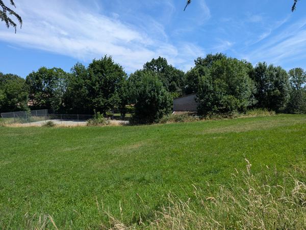 Demeure de caractère sur un domaine de 66 hectares au coeur des Pyrénées Ariégeoises Foix