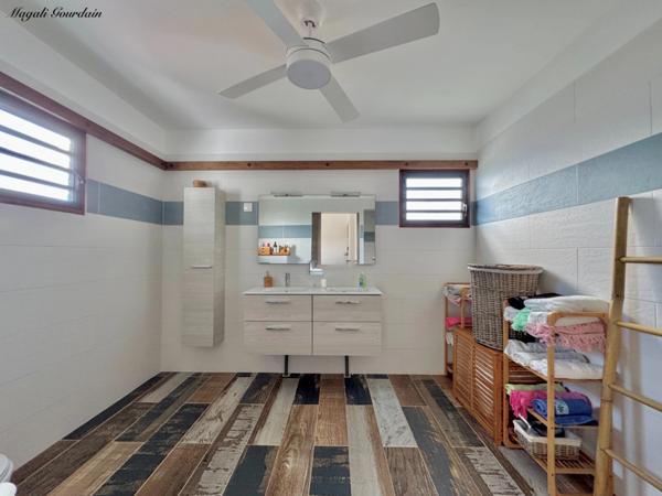 A VENDRE - VILLA RECENTE DE STANDING AUTONOME – CLÉ EN MAIN – SAINT-FRANÇOIS