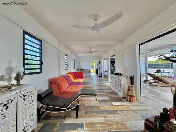 A VENDRE - VILLA RECENTE DE STANDING AUTONOME – CLÉ EN MAIN – SAINT-FRANÇOIS