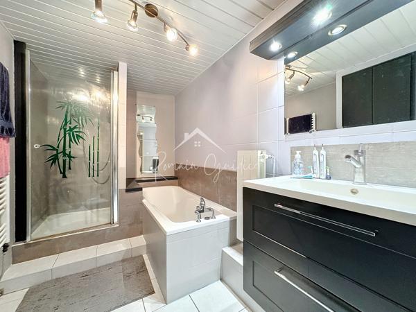 Saint-Georges-de-Luzençon (12100) MAISON DE VILLE TYPE 5 123 M² AVEC GARAGE