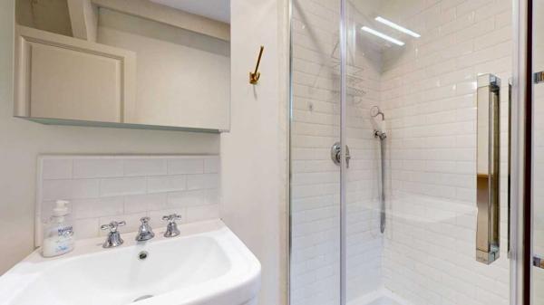 Appartement - Sarlat-la-caneda Sarlat Centre – T2 de caractère au 3ème et dernier étage (Immeuble Classé). Visite virtuelle sur demande