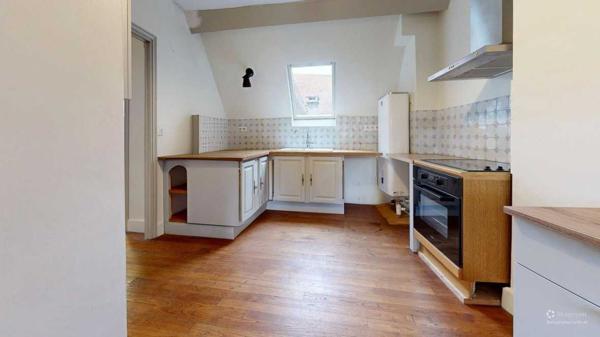 Appartement - Sarlat-la-caneda Sarlat Centre – T2 de caractère au 3ème et dernier étage (Immeuble Classé). Visite virtuelle sur demande